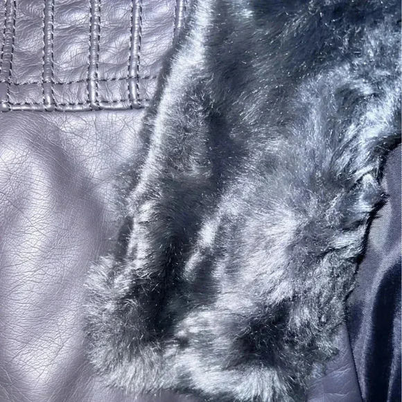 Torrid Faux Leather & Fur Corset Lace Up Biker Style Jacket 00 Goth - Picture 6 of 8